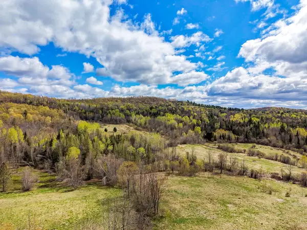 - Hinman Settler Road, Derby, VT 05829