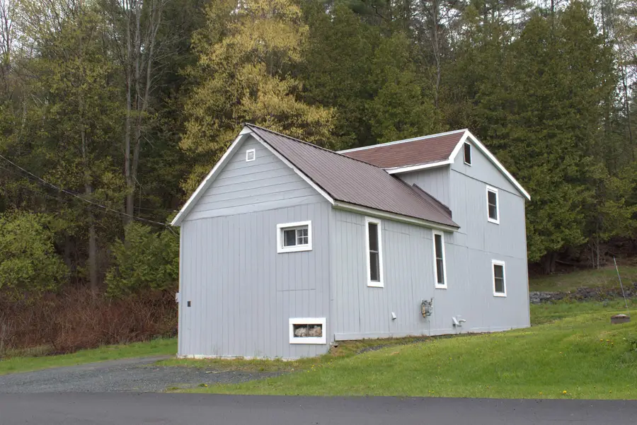 54 Assisqua Avenue, Saint Johnsbury, VT 05819 - #3