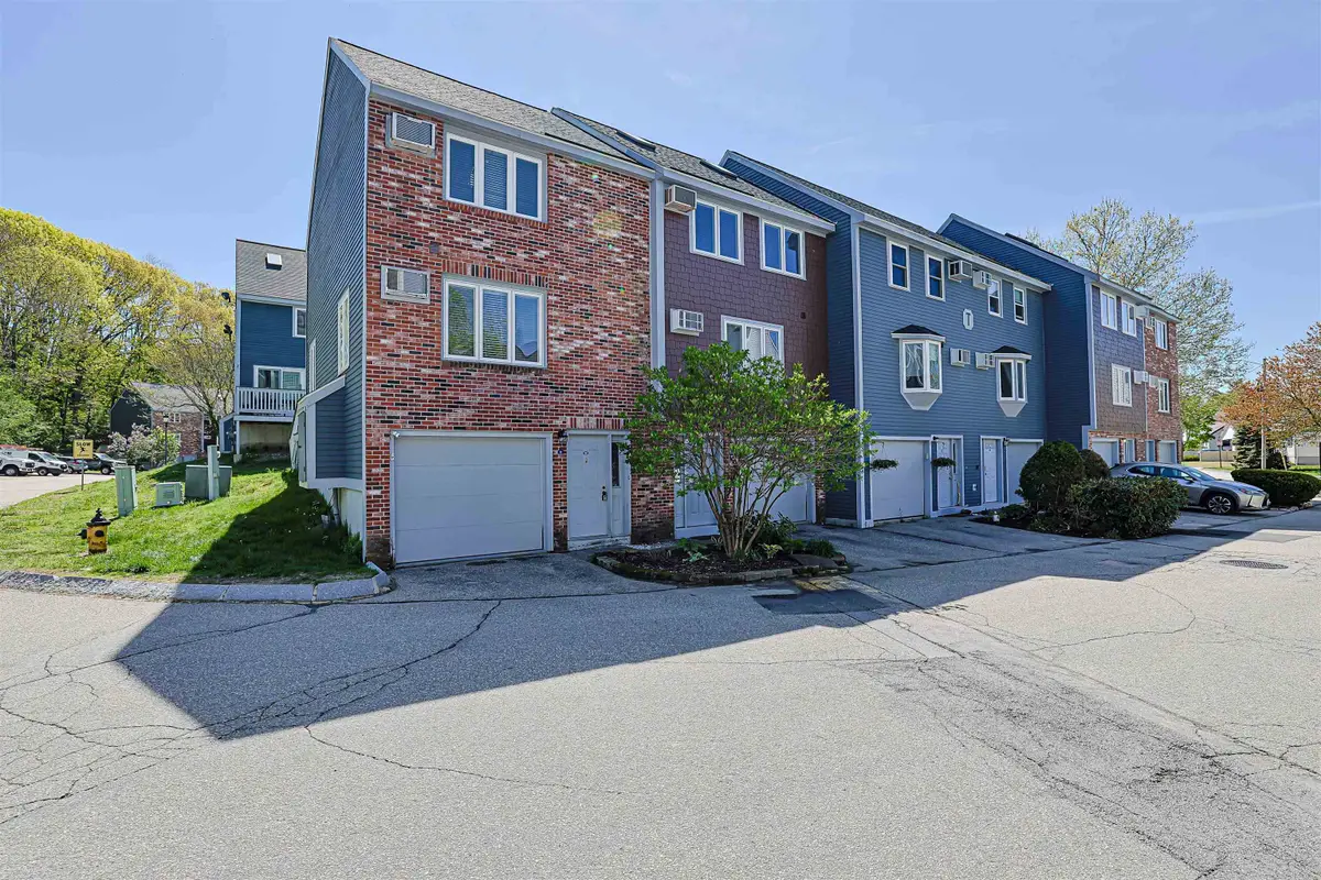 11 Valley West Way, Manchester, NH 03102 - #1