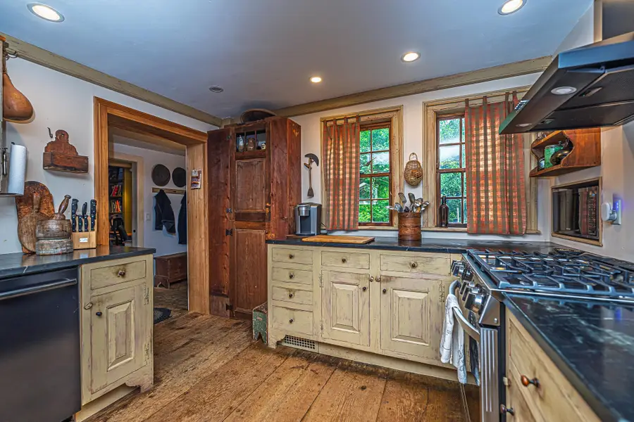 31 Long Hill Road, Raymond, NH 03077 - #3