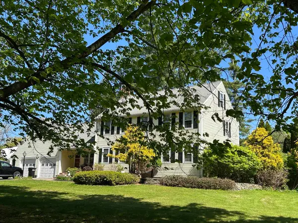 9 Oak Ridge Road, Kensington, NH 03833