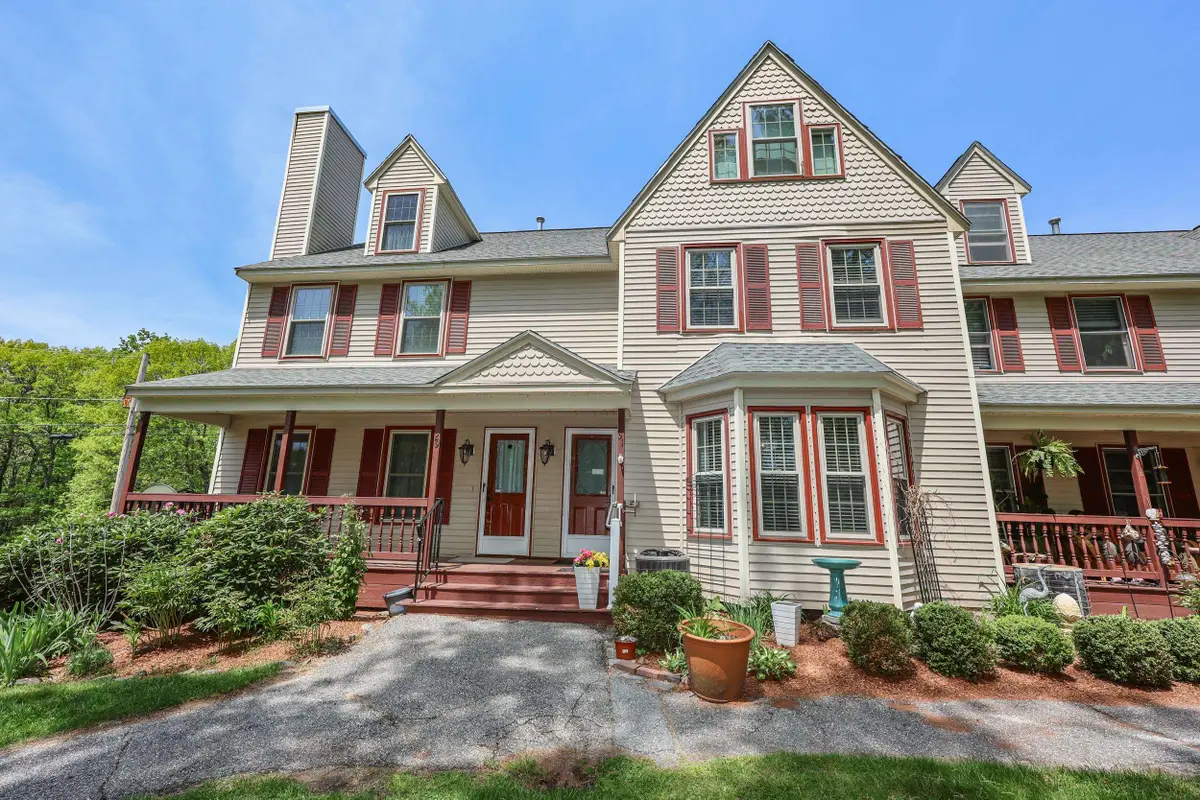 31 Stanstead Place, Nashua, NH 03063 - #1