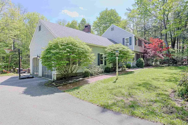 19 Winterberry Drive, Amherst, NH 03031