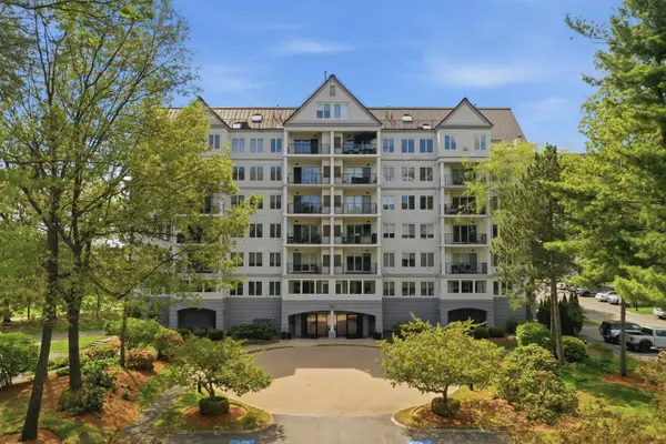 10 Mountain Laurels Drive #405, Nashua, NH 03062