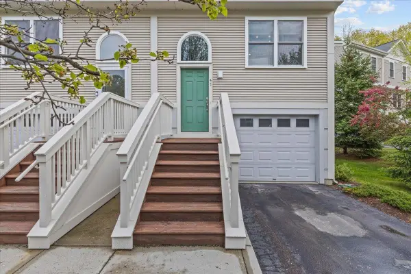 47 Finch Court, South Burlington, VT 05403