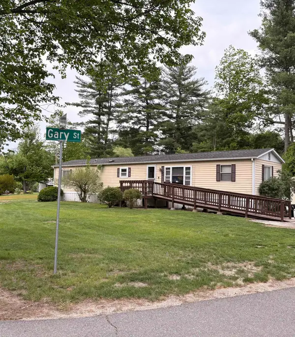 11 Gary Street, Nashua, NH 03062-3569
