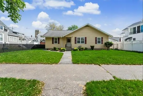 99 Myrtle Street, Manchester, NH 03104