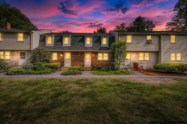 20 Olde Country Village #Unit 20, Londonderry, NH 03053