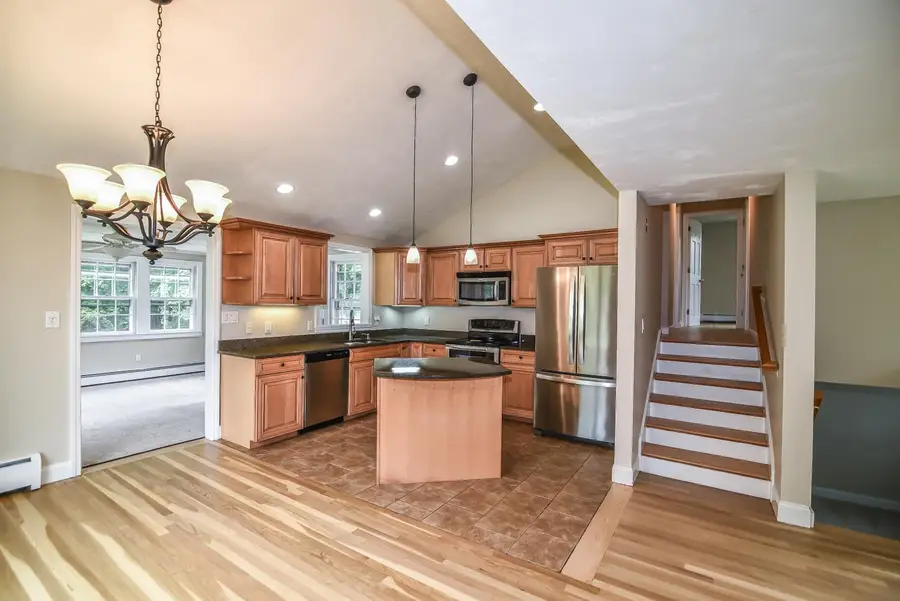 14 Centerville Drive, Salem, NH 03079 - #3