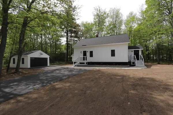 94 Blackwater Road, Somersworth, NH 03878