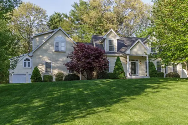 5 Glastombury Drive, Sandown, NH 03873