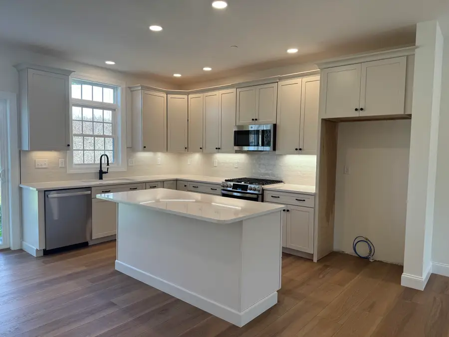 6C Dearborn Circle, Goffstown, NH 03045 - #2
