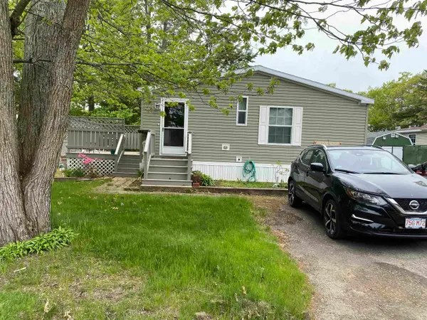 20 Spruce Court, Seabrook, NH 03874
