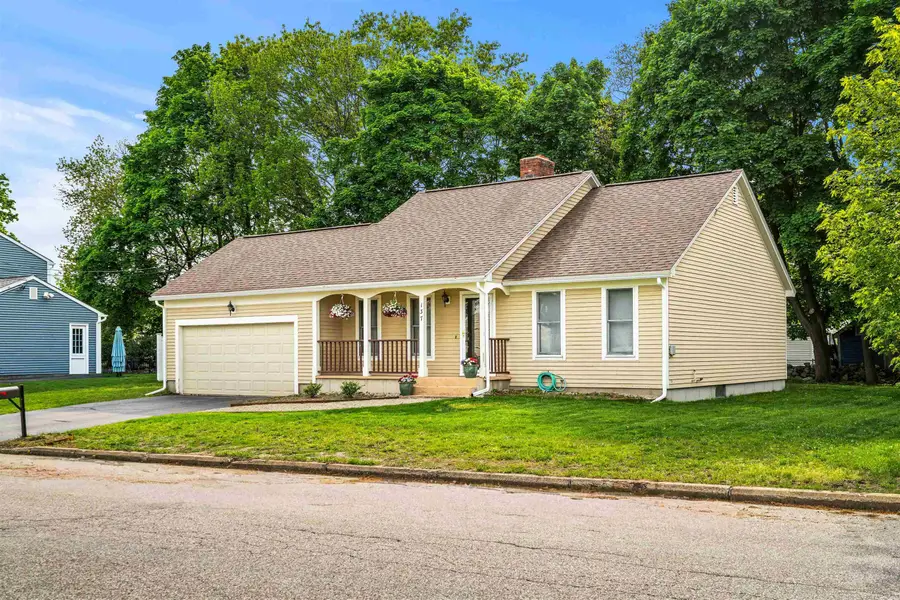137 Wedgewood Lane, Manchester, NH 03109 - #2