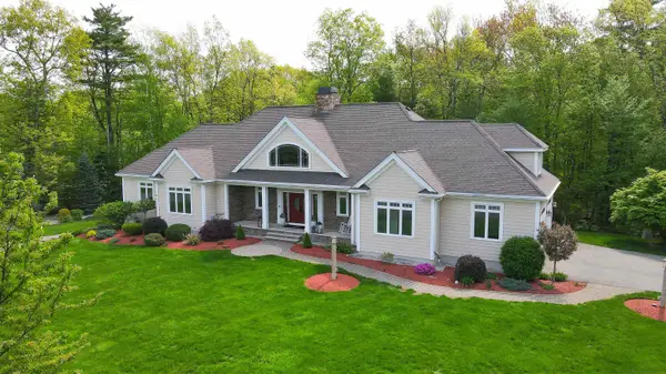 18 Winslow Drive, Atkinson, NH 03811