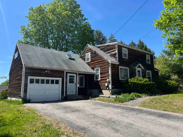 8 Hooker Street, Nashua, NH 03064