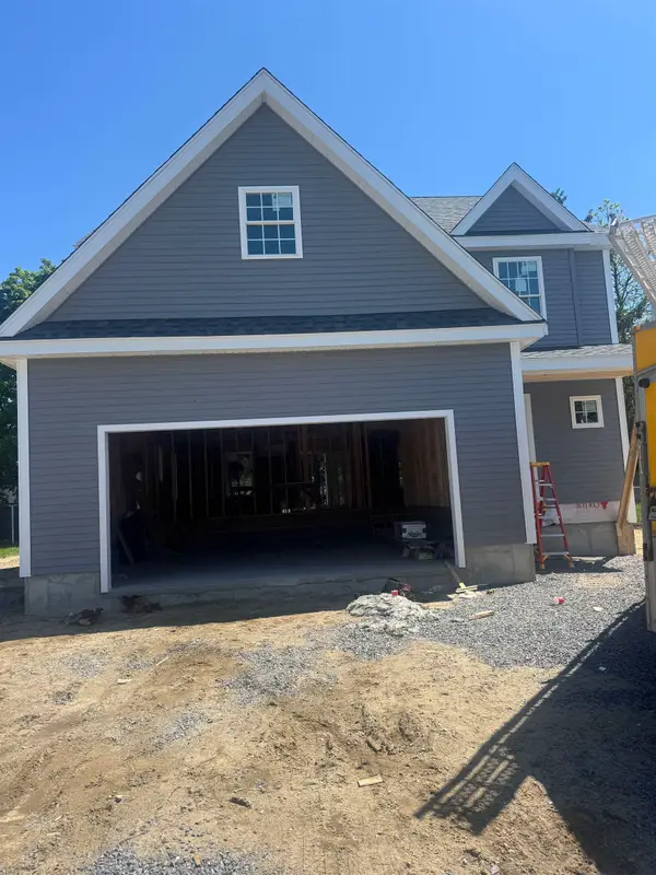74 linwoood Street, Nashua, NH 03060
