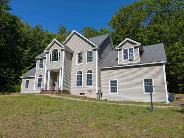8 STONE FARM Road, Barrington, NH 03825-0000