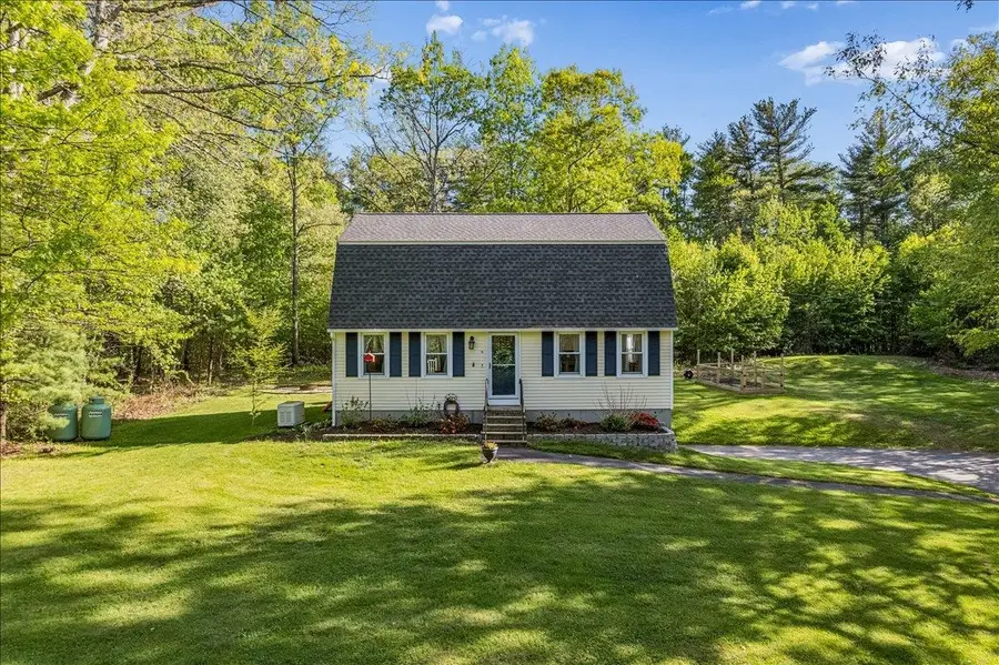 14 Maplewood Drive, Londonderry, NH 03053 - #2
