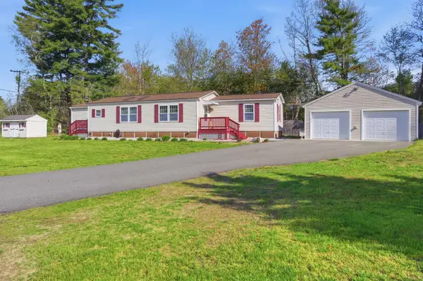 21 Lilac Court, Raymond, NH 03077