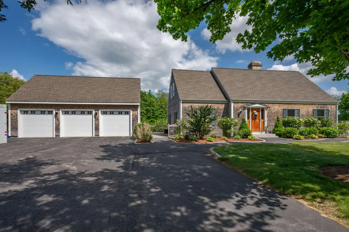 105 Chestnut Hill Road, Amherst, NH 03031 - #1