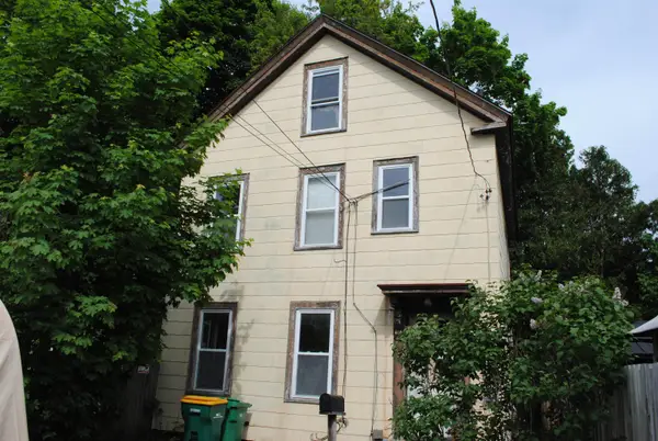 19 Pine Street, Rochester, NH 03867