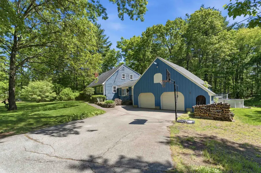 12 Crescent Circle, Pelham, NH 03076 - #2