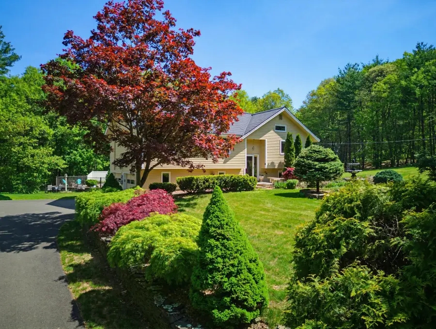 54 Schaefer Circle, Hudson, NH 03051 - #3