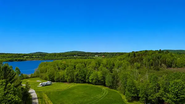 214 Little Salem Lane, Derby, VT 05829