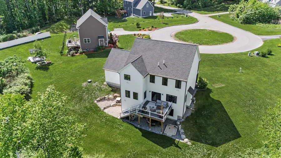 7 Valerie Lane, Derry, NH 03038 - #3