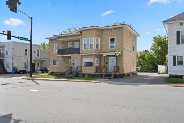 18 Maple Avenue, Barre City, VT 05641