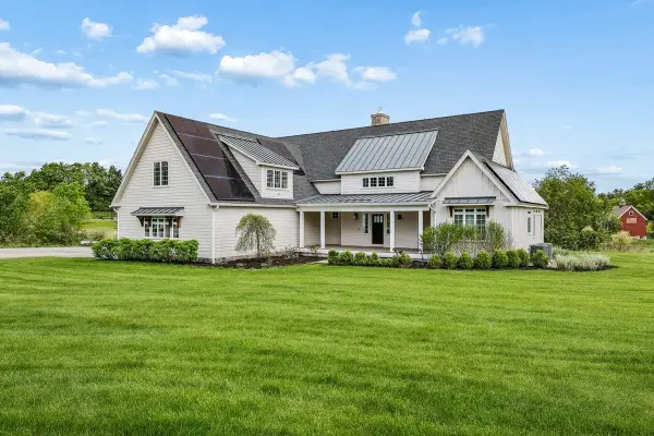 1 Cobtail Way, Bedford, NH 03110