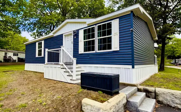 23 South Elderberry Lane, Rochester, NH 03867