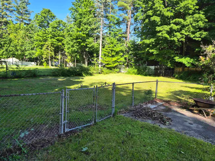 22 Fairview Avenue, Derry, NH 03038 - #3