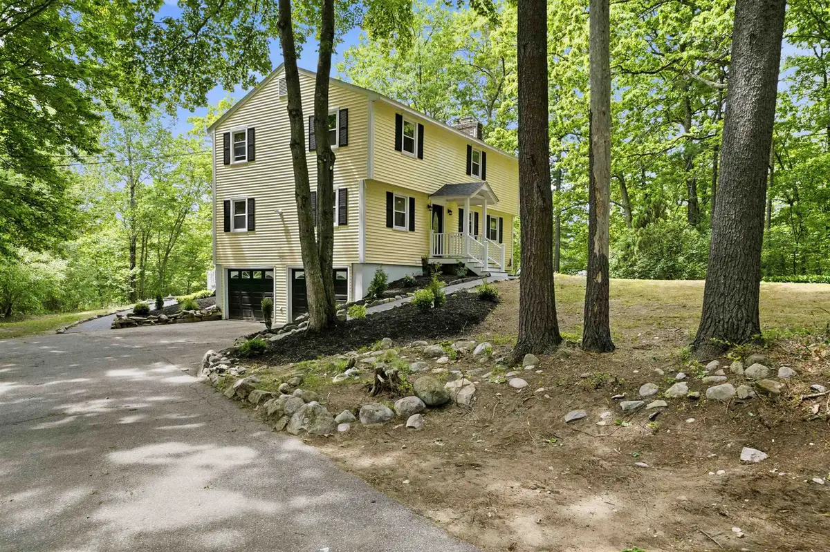 27 Gilcreast Road, Londonderry, NH 03053 - #1