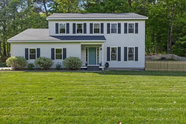 4 Greenbriar Drive, Essex, VT 05452