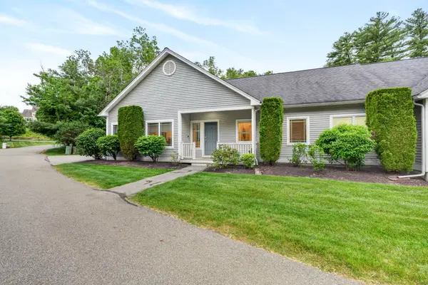 14 Mountain Village Road, Windham, NH 03087