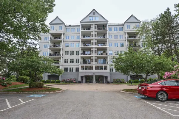 10 Mountain Laurels Drive #408, Nashua, NH 03062