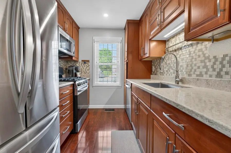 11 Sundown Drive, Derry, NH 03038 - #3