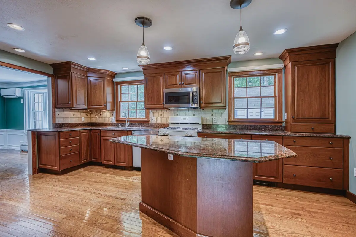 11 Brek Drive, Merrimack, NH 03054 - #1