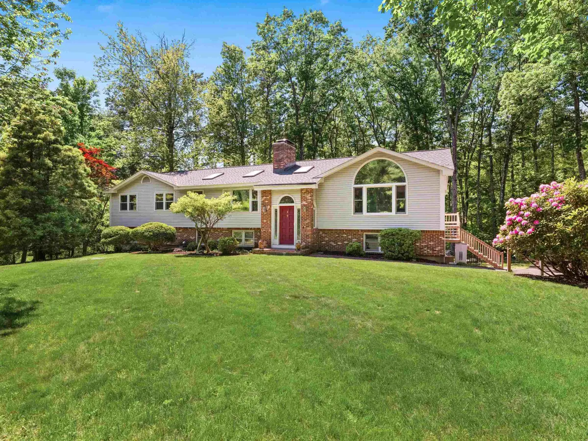 19 Wedgewood Drive, Londonderry, NH 03053 - #1