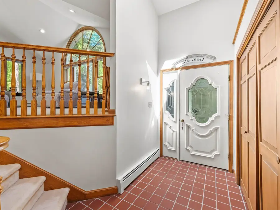 19 Wedgewood Drive, Londonderry, NH 03053 - #3