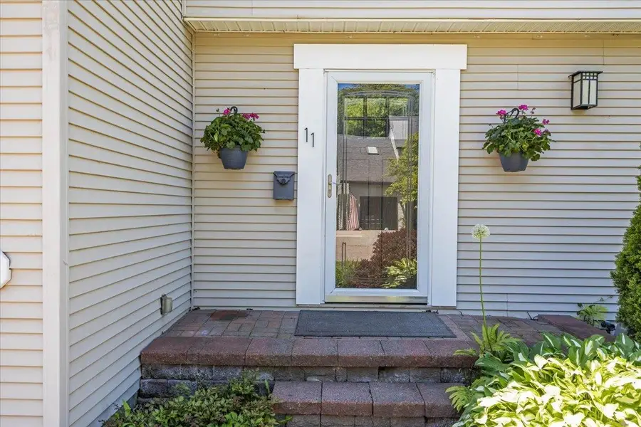 11 Dover Street, South Burlington, VT 05403 - #2