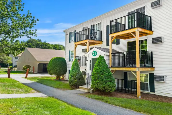 910 White Cedar Boulevard, Portsmouth, NH 03801