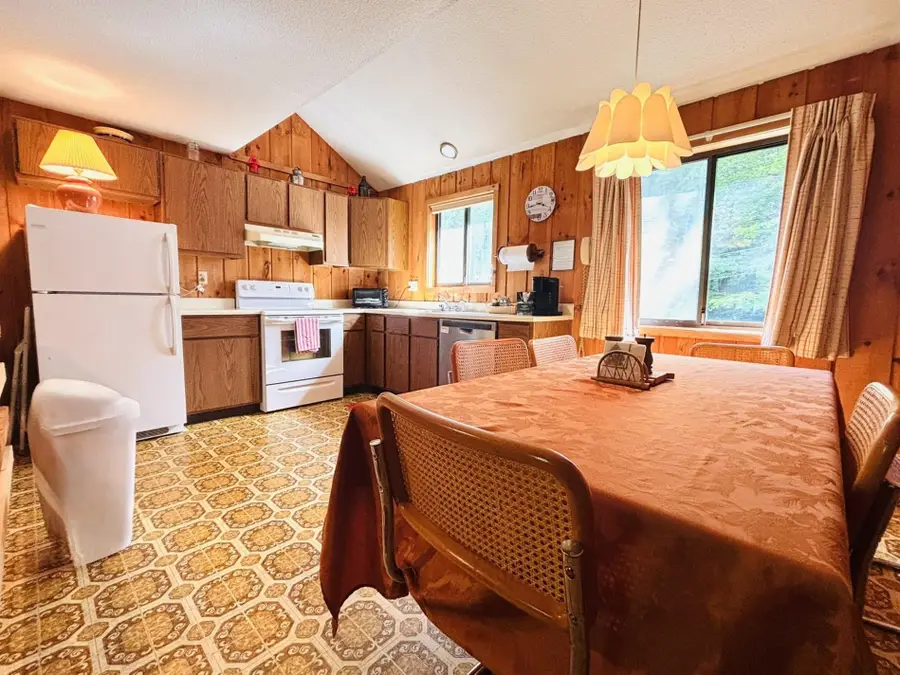8E Dover Green Loop, Dover, VT 05356 - #2