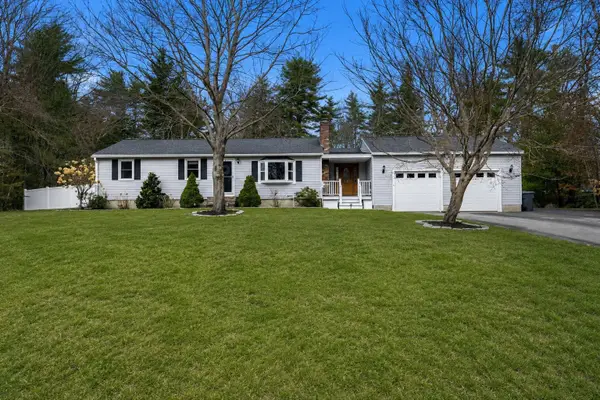 5 Falcon Drive, Pelham, NH 03076