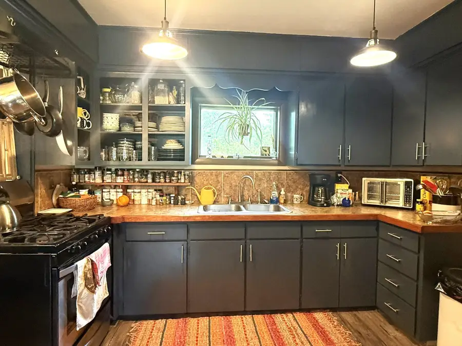 64 Pleasant Street, Hardwick, VT 05836 - #3