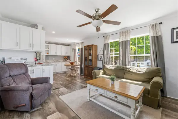 11 Daisy Drive, Pittsfield, NH 03263