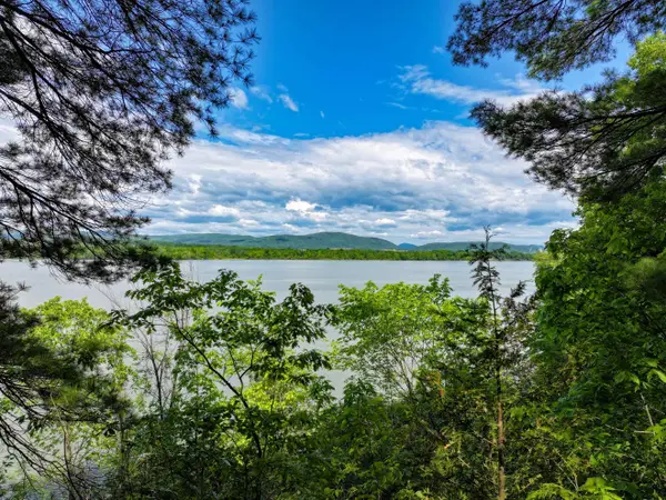 185 Holmes Lane, Shoreham, VT 05770
