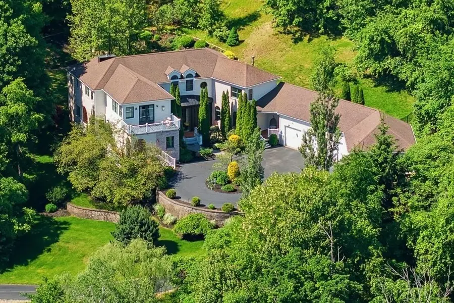 15 Chardonnay Terrace, Bedford, NH 03110 - #2